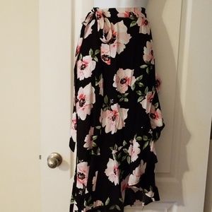 Black Floral Wrap Skirt Size Large